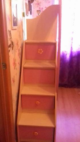 Продам кровать-чердак Пикник