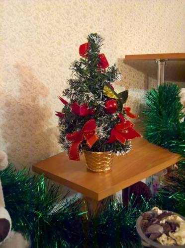 елочка новогодняя,искусственная 