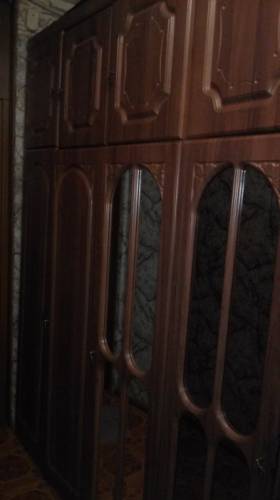 Шкафы трехстворчатые для одежды