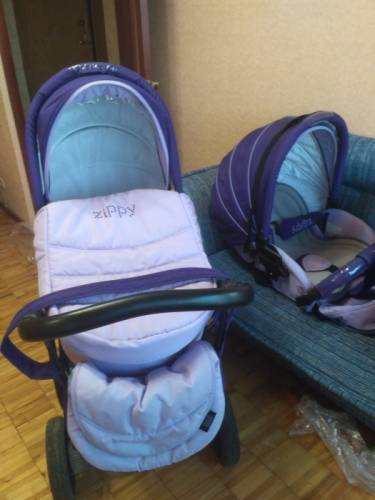 Продаю детскую коляску zippy new 2 в 1
