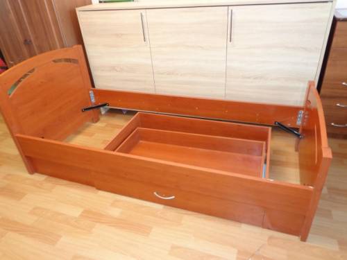 Продам кровать 190х90