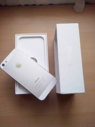 продам Телефон IPhone 5 White 32GB