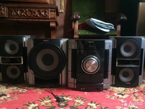 Продаю музыкальный центр  Sony MHC-RV333DA