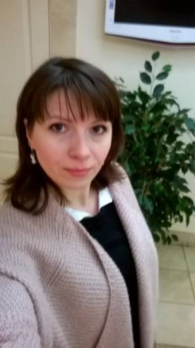 администратор - кассир в мед центре город Москва