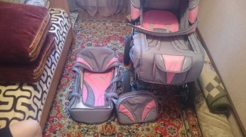 Продам коляску для девочки