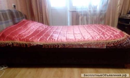 Кровать с подъемным механизмом и ящиком для белья