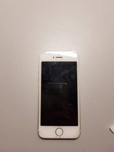 Телефон IPhone 5s