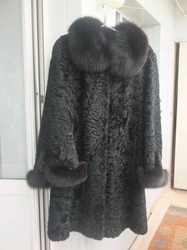 продам шубу каракулевую