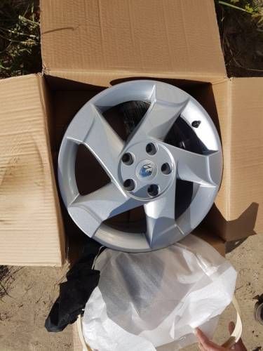 Продаю литые диски ACONIT 16“ от Renault Duster