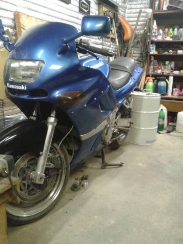 Продам мотоцикл Kawasaki zzr 400