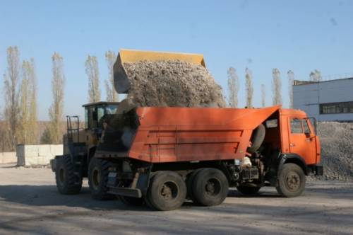 Продам с доставкой ПГС, песок, землю.Вывезу мусор.