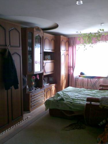 продам двух комнатную квартиру