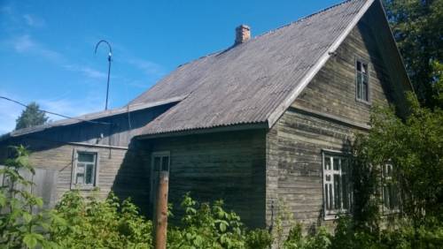 Добротный крепкий дом на краю села, рядом 7 Га. земли