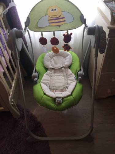 Продам качели Chicco