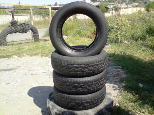 225/65R17 bridgestone  комплект