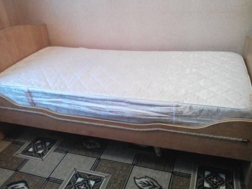 Продам кровать односпальная,с матрацем в отличном состоянии.