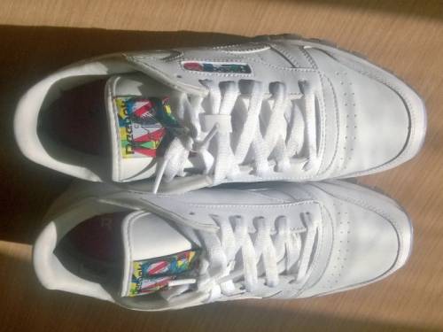 Продам кроссовки Reebok 38,5