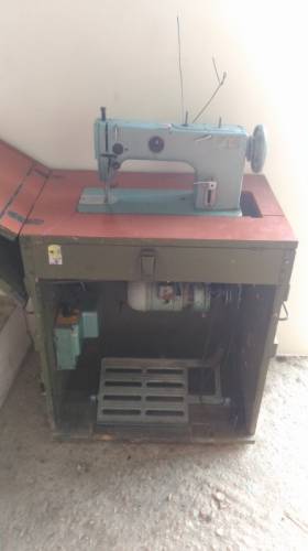 Продам швейную машину 380w