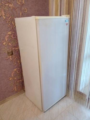 продаю холодильник бирюса