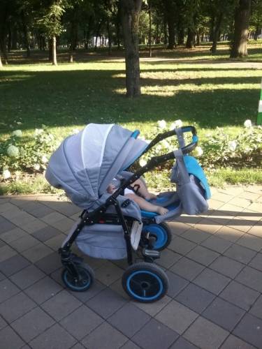 Продаём детскую коляску 